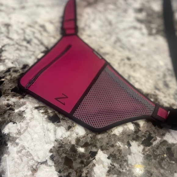 FujiFilm Crossbody Purse woman’s - Picture 6 of 11